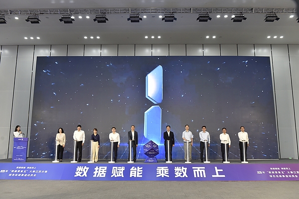 这个币圈大佬的反向操作，让投资者集体笑出声