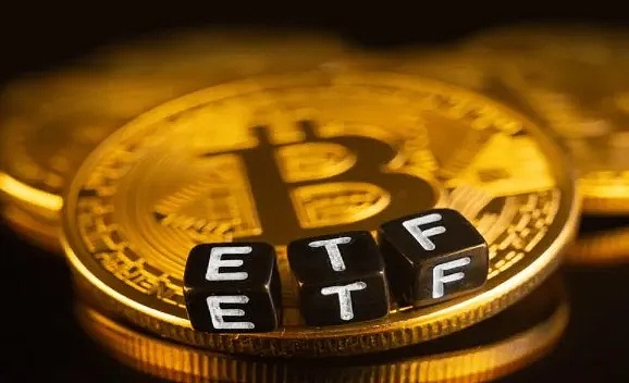 比特币命悬一线：死亡交叉威胁下，2.5万美元支撑位还能撑多久？